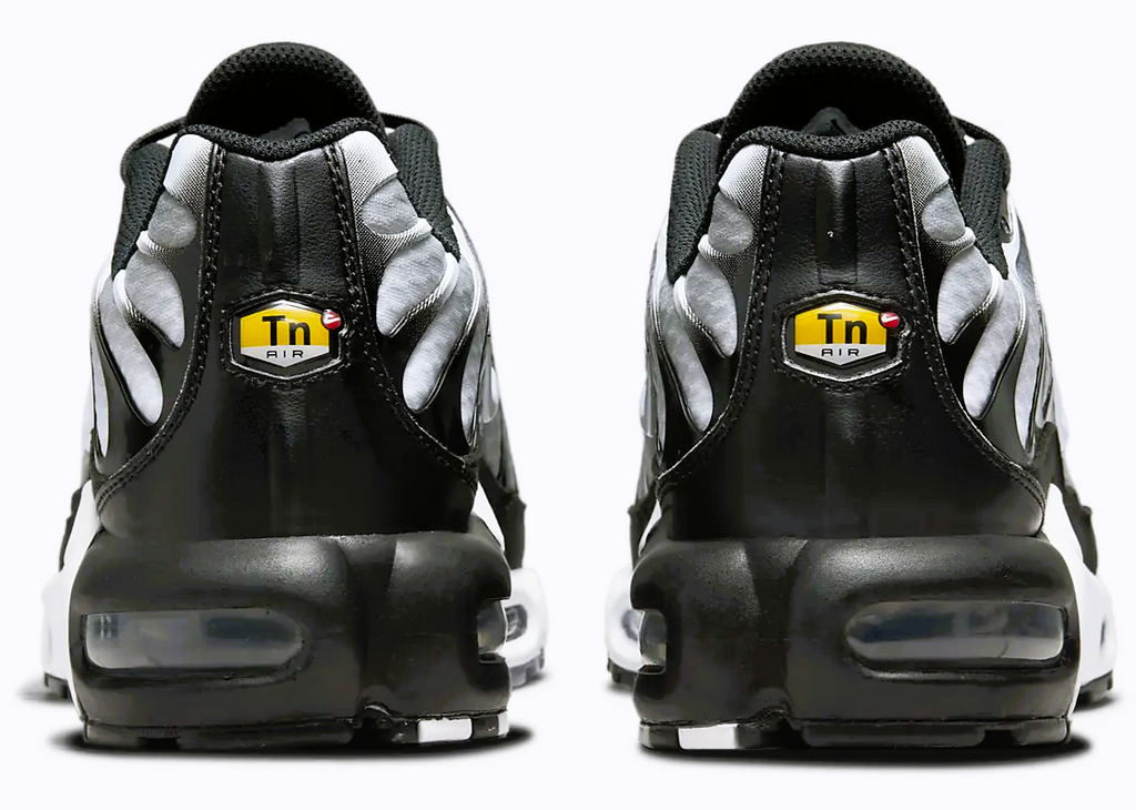 NIKE AIR MAX PLUS