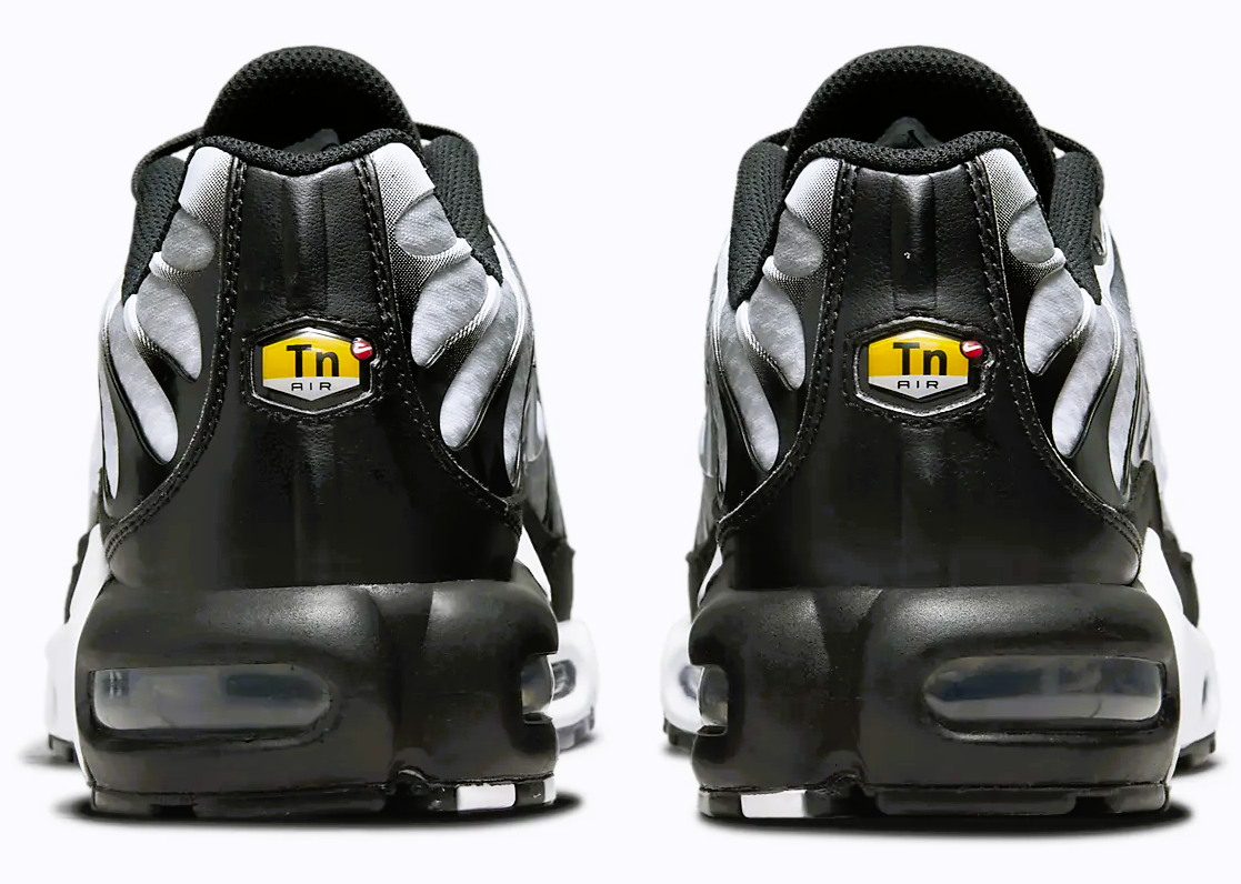 NIKE AIR MAX PLUS