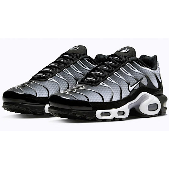 NIKE AIR MAX PLUS
