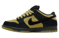 Supreme x Nike SB Dunk Low Camper Green / Black HQ8487-300