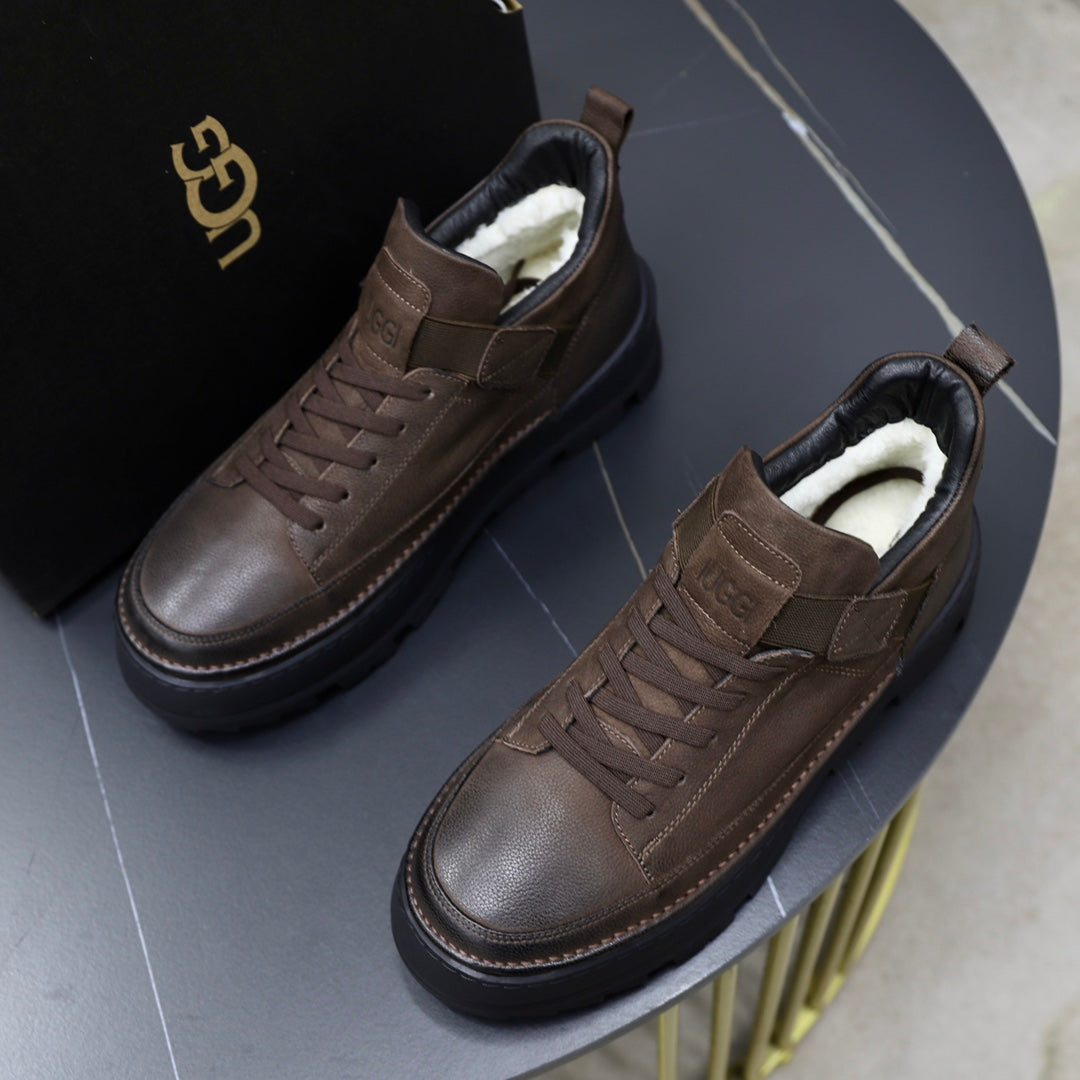 UGG Lug-Sole Low-Top Sneaker – Dark Brown