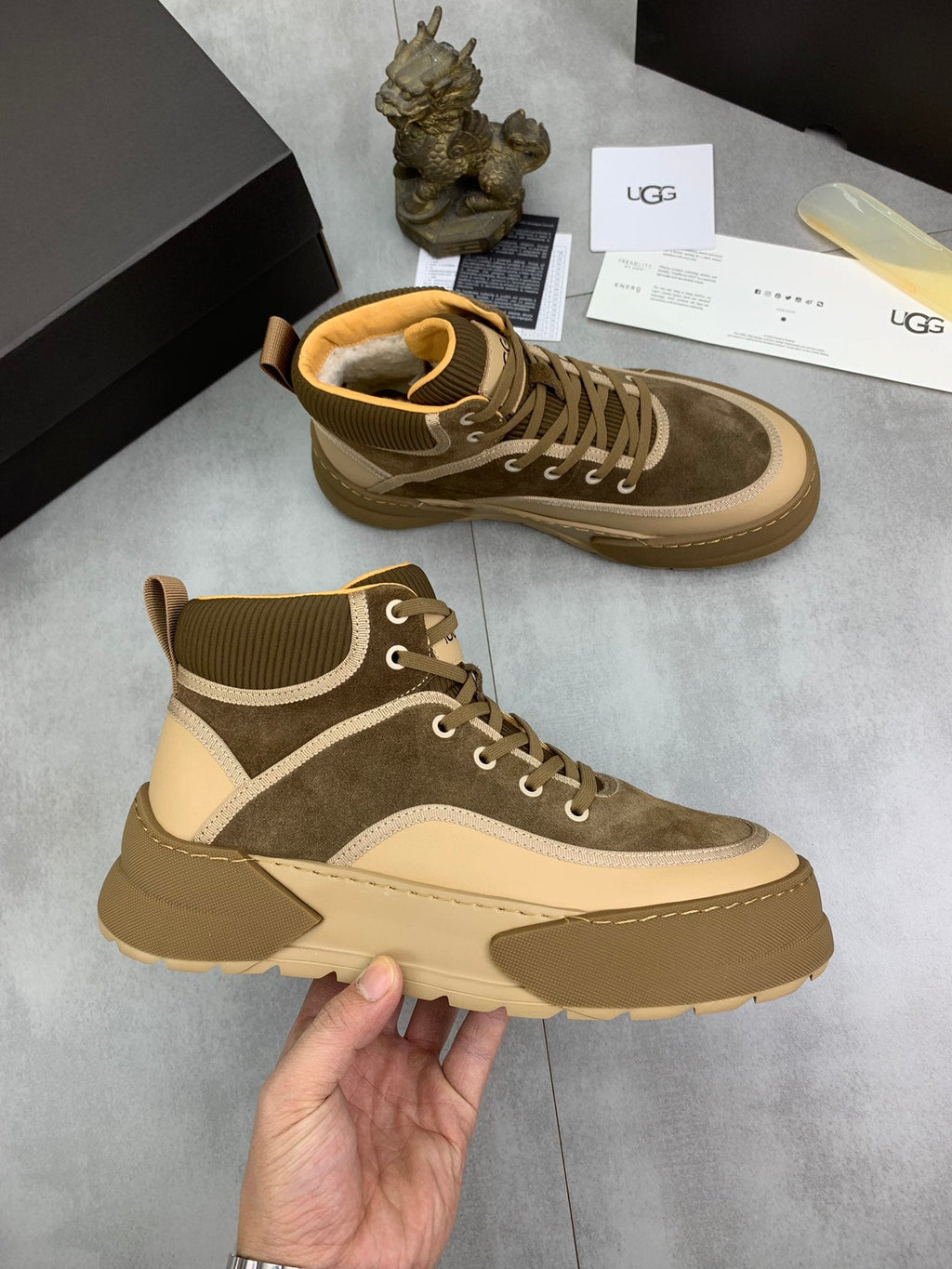 UGG Mid-Top Sneaker – Khaki