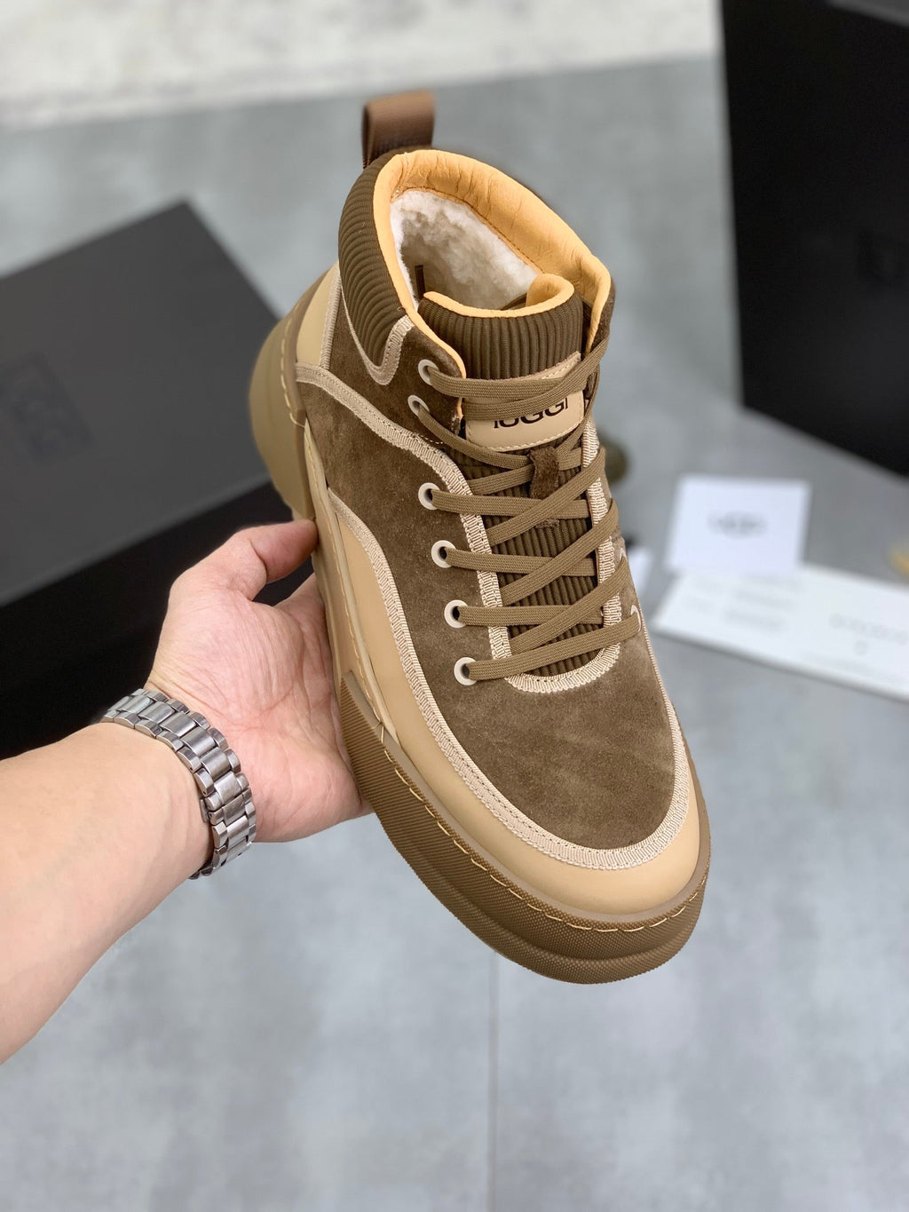 UGG Mid-Top Sneaker – Khaki
