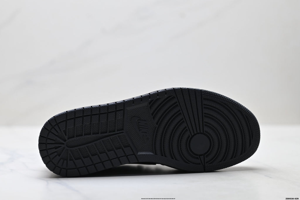 Nike Low-Top Sneakers Black Brown Unisex Style 30