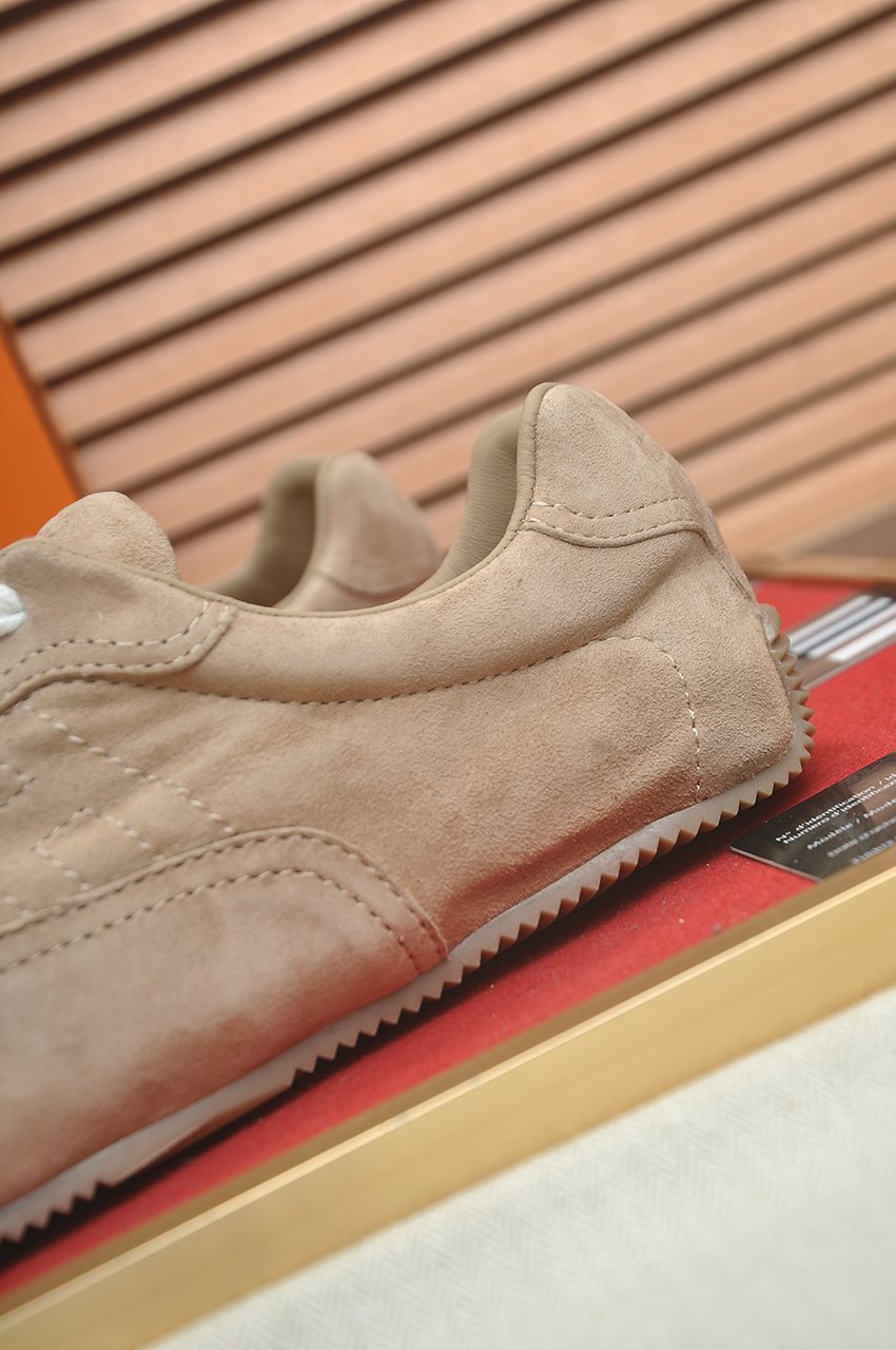 Hermès Beige Low-Top Sneakers