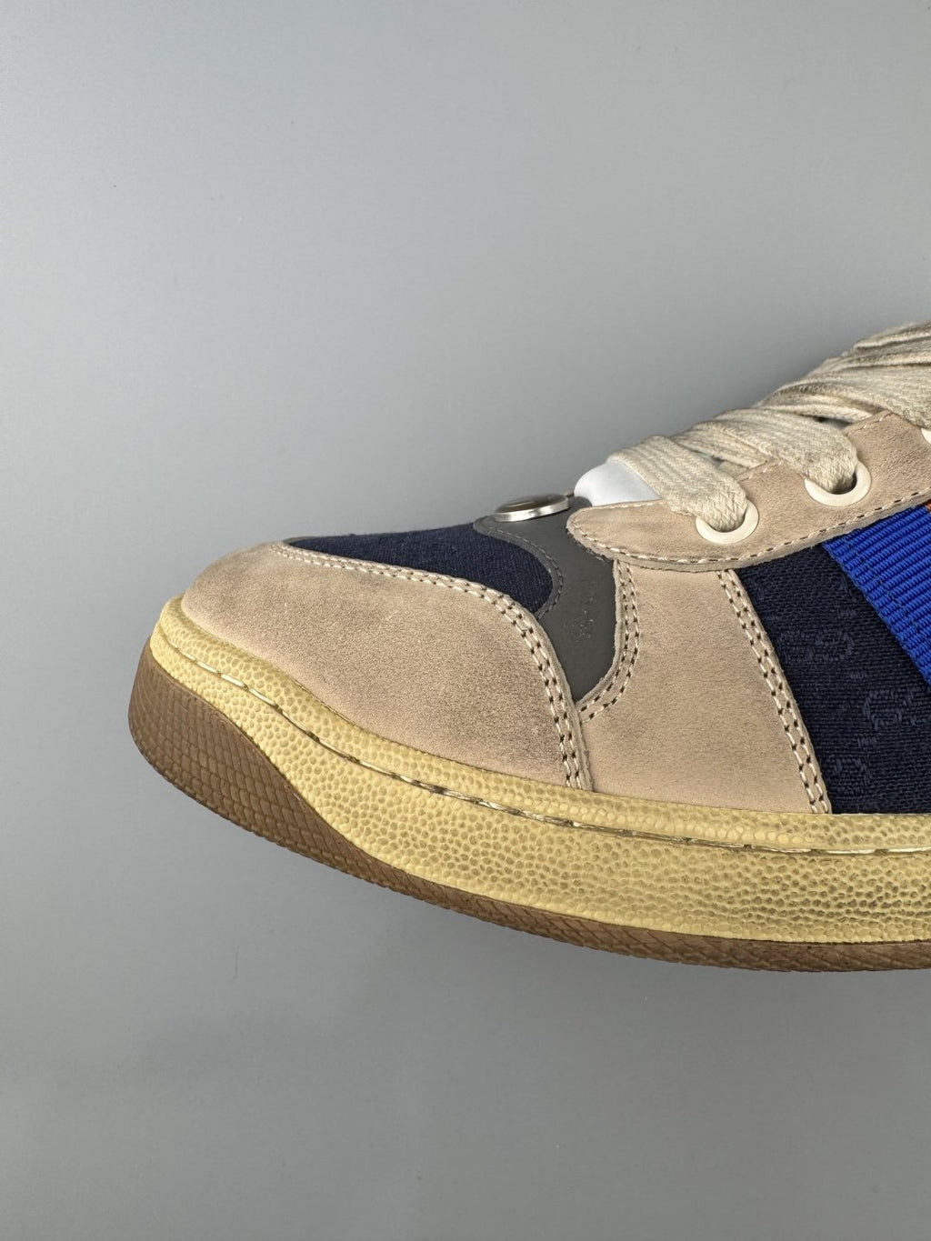 Gucci Beige Stripe Low-Top Sneakers