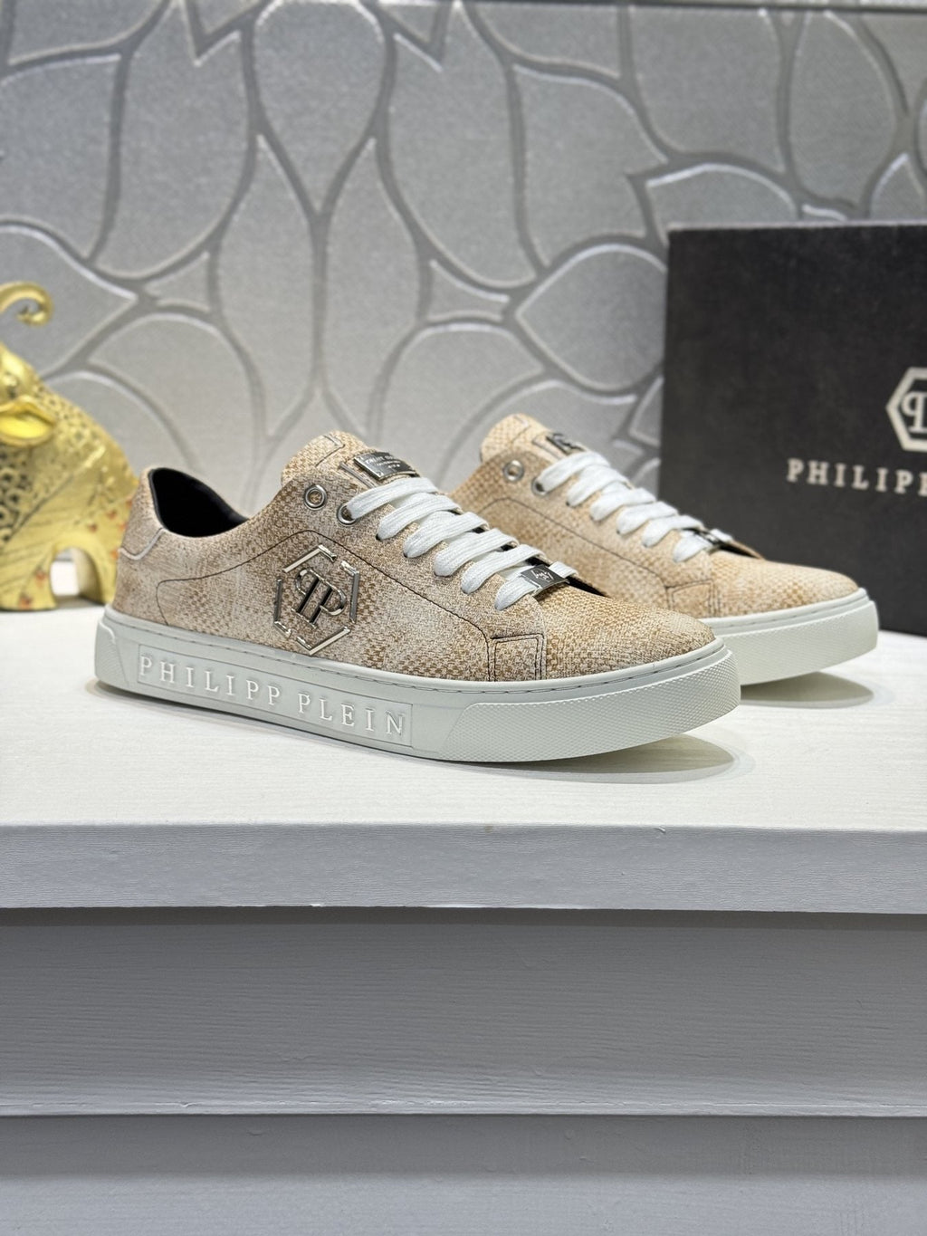 Philipp Plein Textured Logo Low-Top Sneakers
