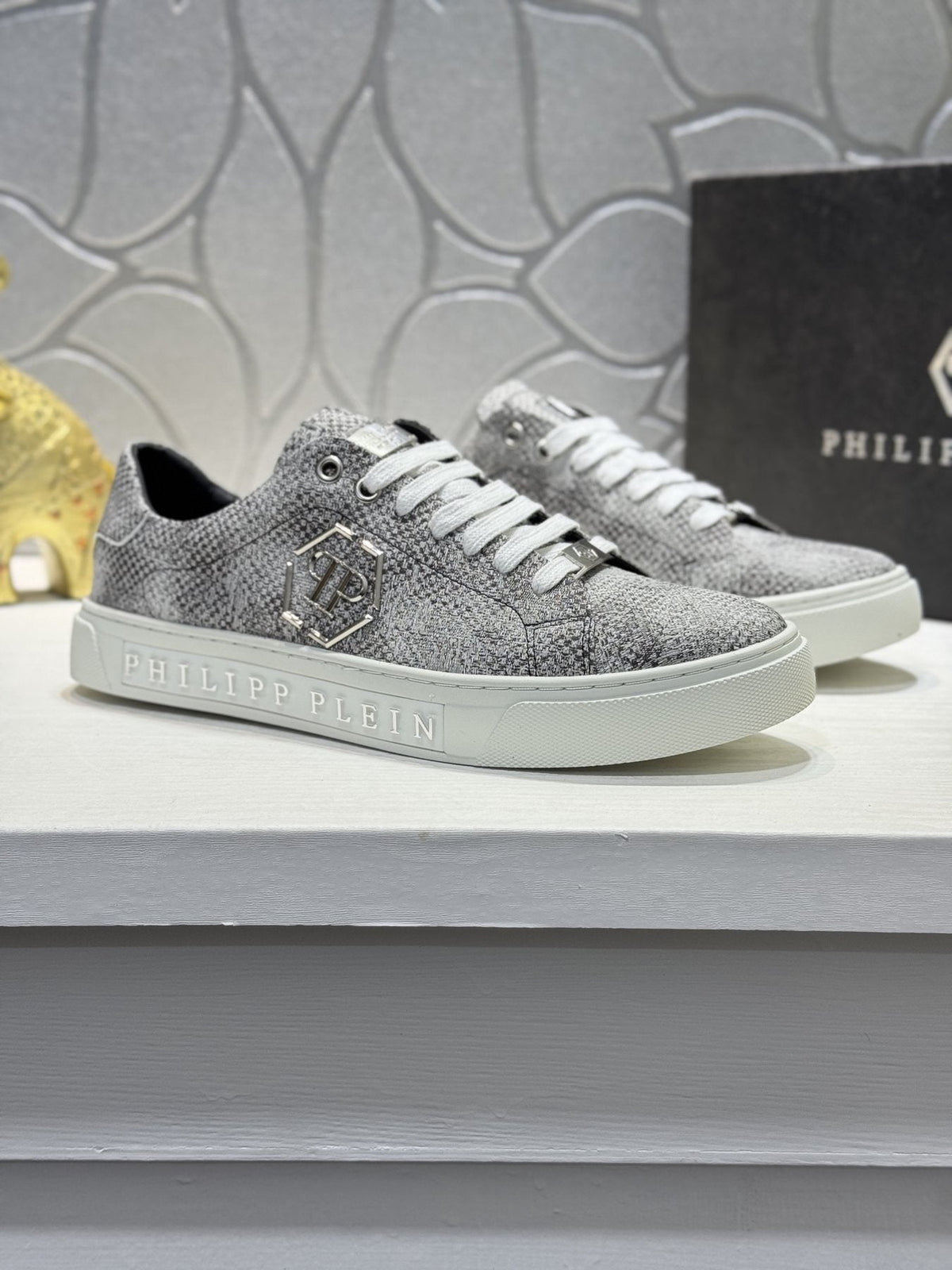 Philipp Plein Textured Logo Low-Top Sneakers