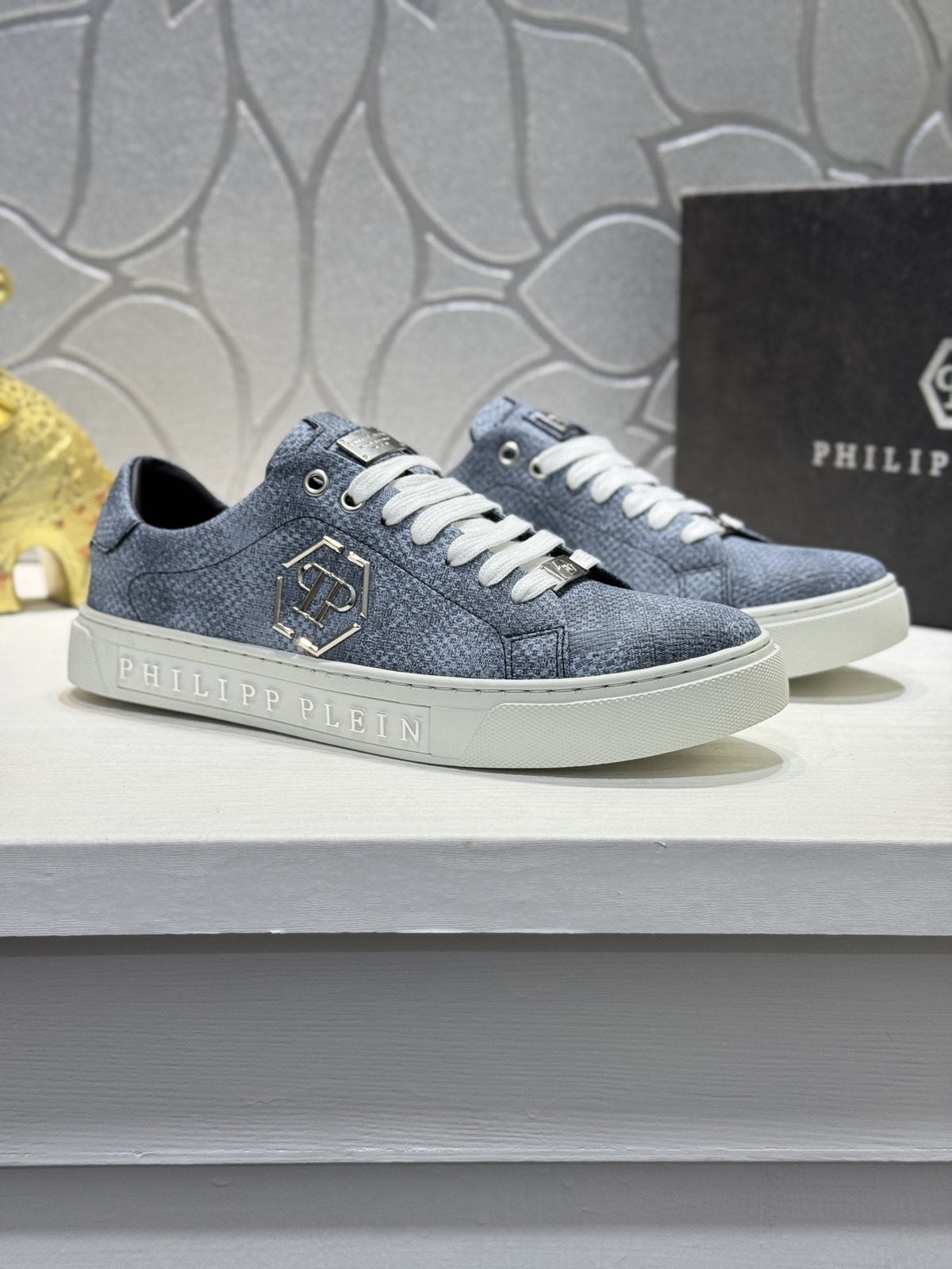 Philipp Plein Textured Logo Low-Top Sneakers