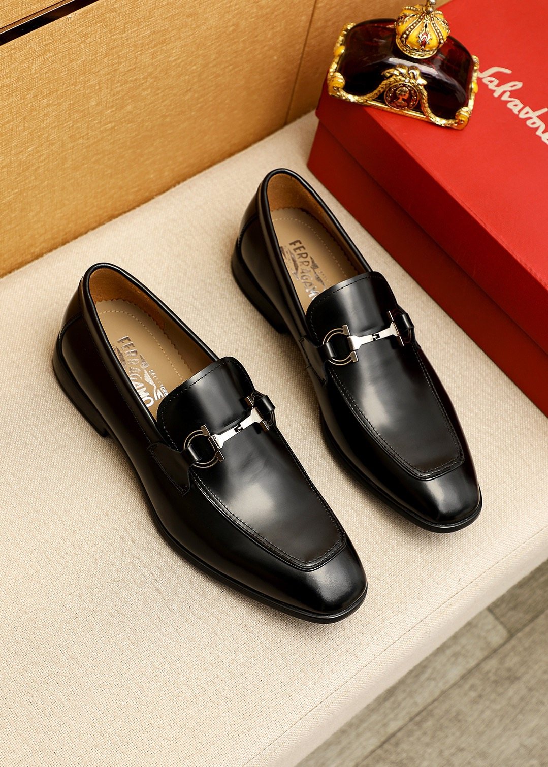 Salvatore Ferragamo Men's Black Buckle Loafers - Low-Profile Sole