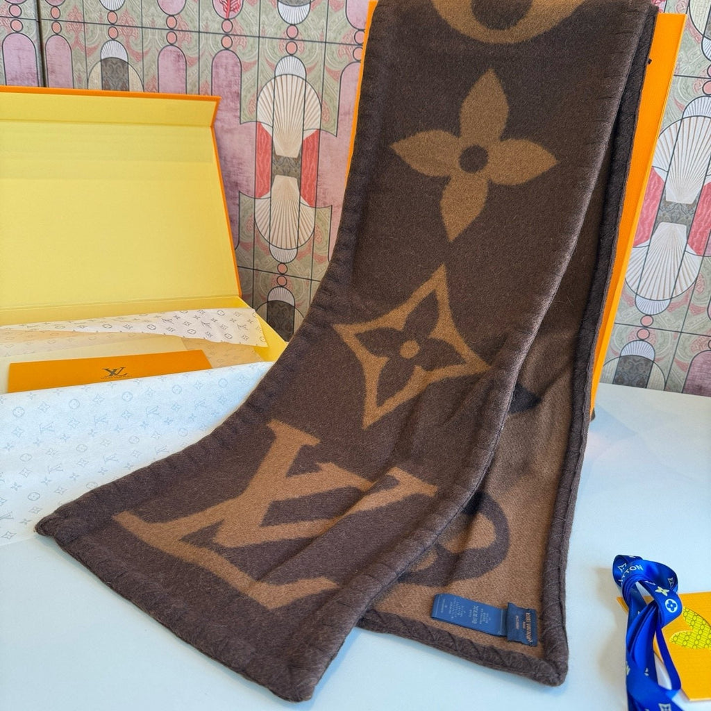 Louis Vuitton Oversized Monogram Fashion Scarf